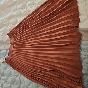 Elegant Pleated Midi Skirt in Rust